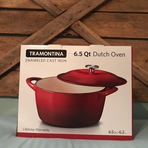 6.5 qt cast iron Dutch Oven.